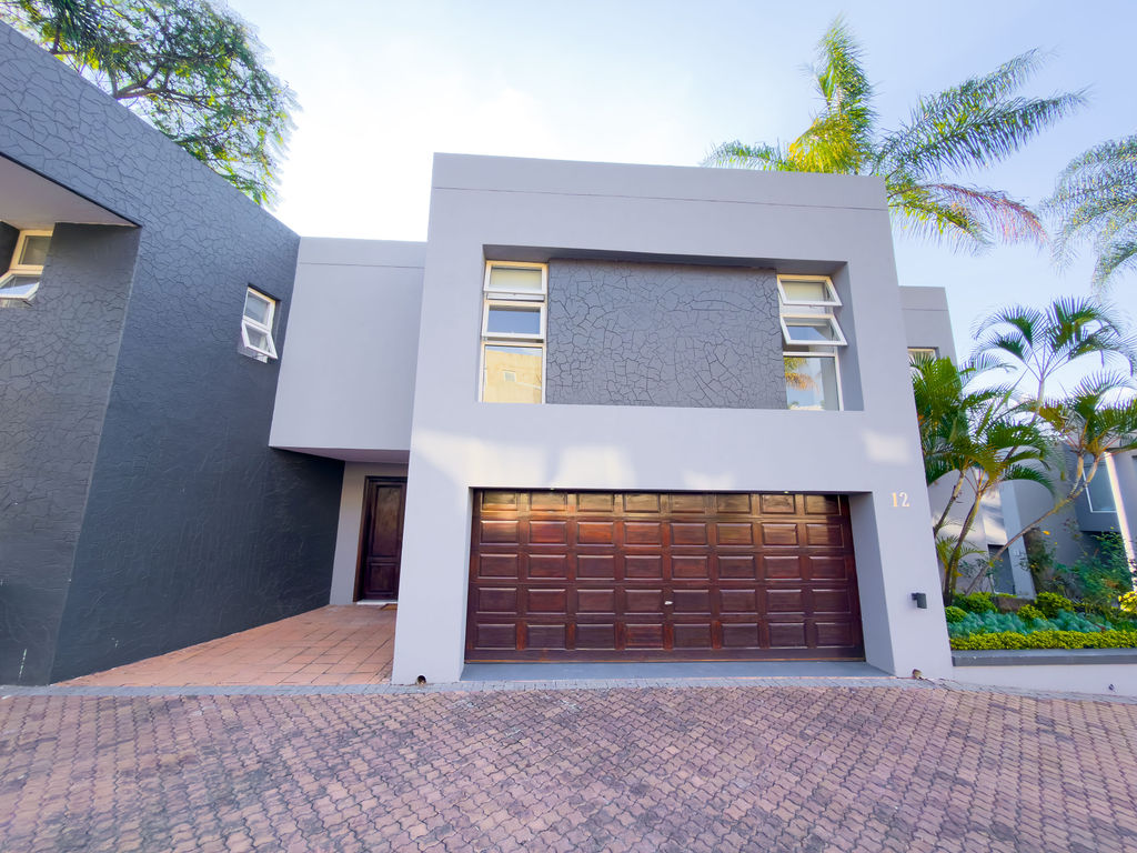 Exterior Alt