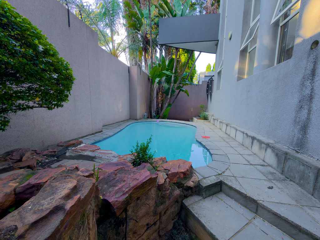 Pool 2