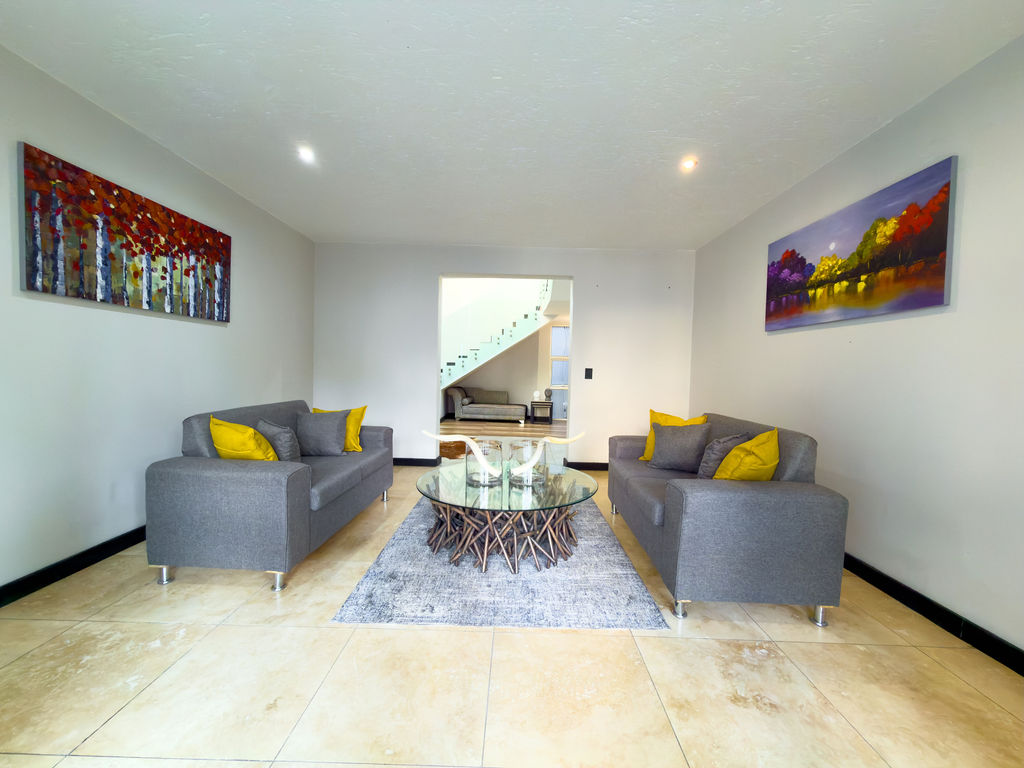 Second Lounge
